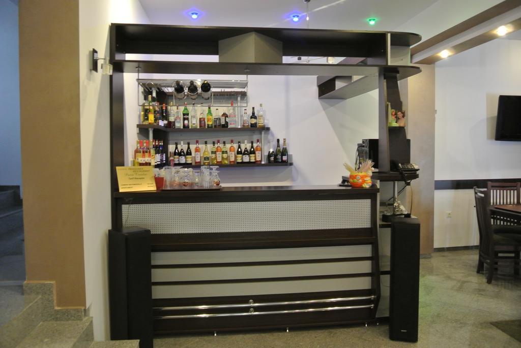 Pensiune Restaurant Piatra Craiului Dîmbovicioara エクステリア 写真
